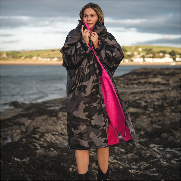 2026 Dryrobe Advance Long Sleeve Changing Robe DALSV3 - Black Camo / Pink